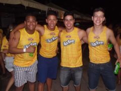 Oktober 10 Anos